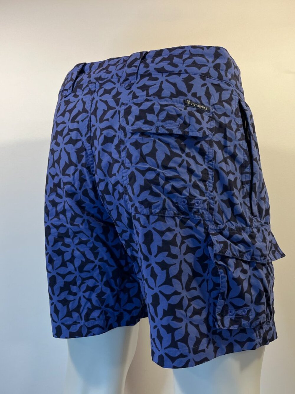 Victorinox Men's Swiss Army Blue Pattern Swim Trunks – Men's Medium - Picture 6 of 8